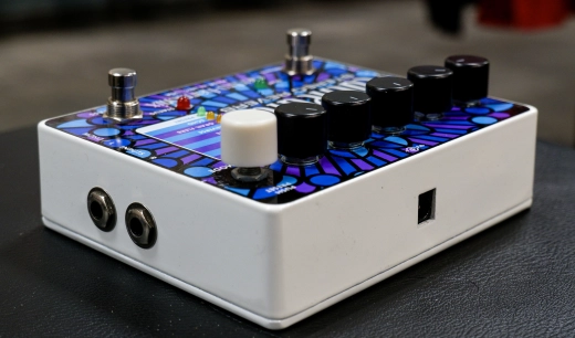 Electro-Harmonix - Cathedral Stereo Reverb Pedal 3